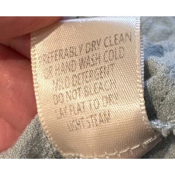 Lovestitch Eyelet Embroidered Blouse Women’s Size Small Button Front V Neck Top - Picture 9 of 9